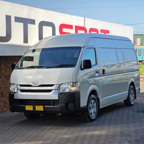 2017 Toyota Quantum 2.7 LWB P/V